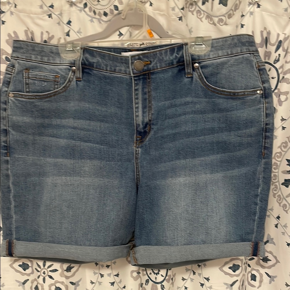 Lane Bryant Boyfriend Midi Shorts - Size 14